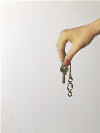 Michelangelo Pistoletto "Chiavi in mano, Terzo Paradiso" 2014
serigrafia su acci