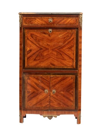  
Secretaire francese Luigi XVI XVIII secolo
 Altezza x larghezza x profondità: 134 x 80 x 37 cm.