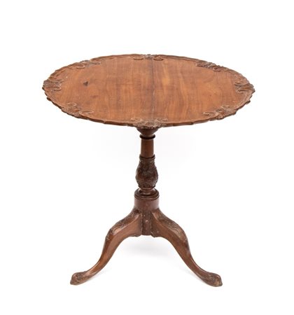  
Tavolino a vela Giorgio III Inghilterra, XVIII secolo
 Altezza x diametro: 76 x 78 cm. Altezza massima: 120 cm.