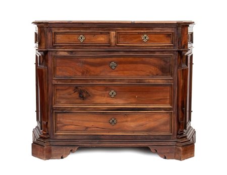  
Canterano italiano in stile Luigi XV Umbria, XX secolo
 Altezza x larghezza x profondità: 116 x 155 x 65 cm.