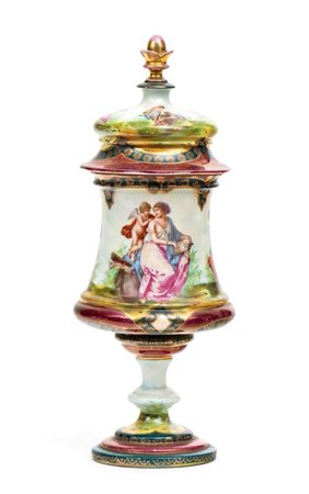  
Vaso con coperchio in porcellana Vienna, XIX secolo
 Altezza x diametro: 35 x 15 cm.