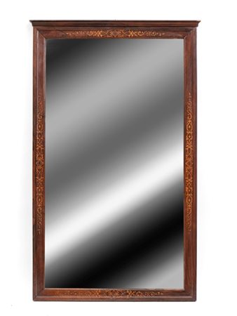  
Specchiera in legno intarsiata Carlo X Francia, XIX secolo
 Altezza x larghezza x profondità: 135 x 79,5 x 6,5 cm.