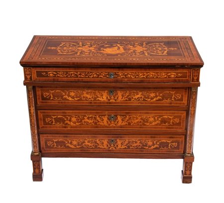  
Comò lombardo intarsiato in stile Luigi XVI Primo quarto del XIX secolo
 Altezza x larghezza x profondità: 98 x 123 x 59 cm.