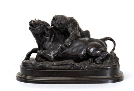 ANTOINE-LOUIS  BARYE (after) (1795 - 1875) 
Gruppo animalier francese in bronzo patinato: Taureau terrassé par un ours XIX secolo
 Altezza x larghezza x profondità: 20 x 30 x 16 cm.
