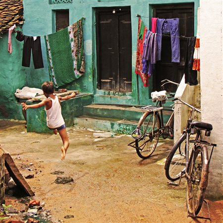 Ilaria Nava Tradate 1978 GIOIA 2012 Fotografia su carta lucida 50x50