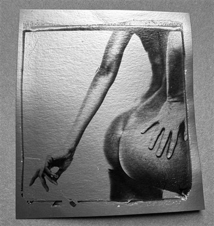 Mik Mød (Italia, 1975 - ) Strong Beauty - Polaroid Lift 2013 10,1 x 11,6 cm...
