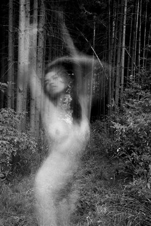 Maria Semmer (Germania, 1979 - ) Secret Garden-Self-Portrait 2009 70 x 100 cm...