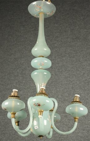 Lampadario cinque bracci in vetro con fiori dipinti. Inizi XX secolo. Mis....