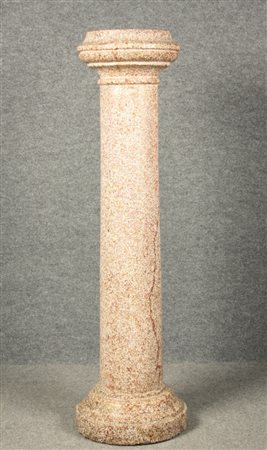 Colonna in graniglia. XIX secolo. Mis. Alt. cm. 105 ca.