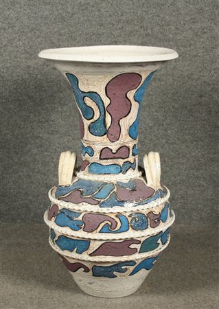 Vaso a tromba in ceramica smaltata. XX secolo. Mis. Alt. cm. 59 ca.