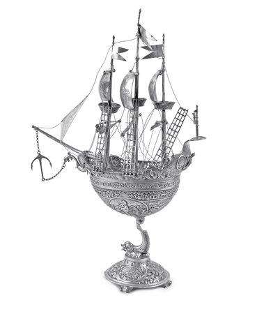 MODELLO DI VELIERO IN ARGENTO Usa, XIX Sec. poggiante su coppa incisa a...