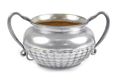 CESTINO IN ARGENTO Londra, 1806 sbalzato e godronato, manici a motivi di...