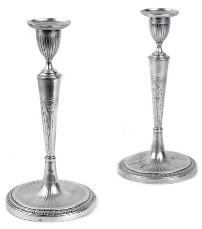 COPPIA DI CANDELIERI Roma, XIX Sec. (bollo n. 169) maestro orafo argentiere...