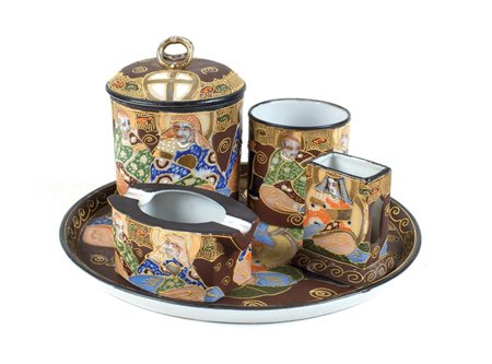 SERVIZIO DA FUMO 5 PEZZI IN PORCELLANA SATSUMA Giappone XX Sec.
