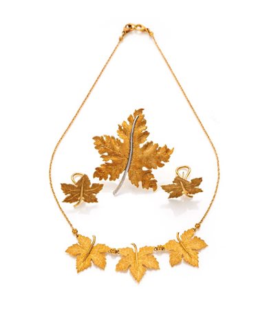 Federico Buccellati, parure di girocollo, orecchini e spilla in oro Oro...