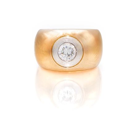 Pomellato, anello in oro e brillante solitario Oro giallo 750/000. Diamante...