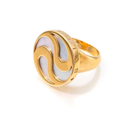 Bulgari Illusion Spinning Optical in oro e madreperla Oro giallo 750/000....