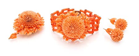 Parure in oro e corallo manifatture Trapanesi. Oro giallo 585/000. Parure...