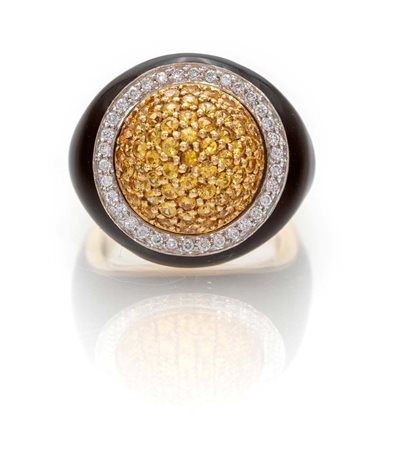 Anello in oro, smalto, brillanti e zaffiri gialli Oro giallo 750/000....