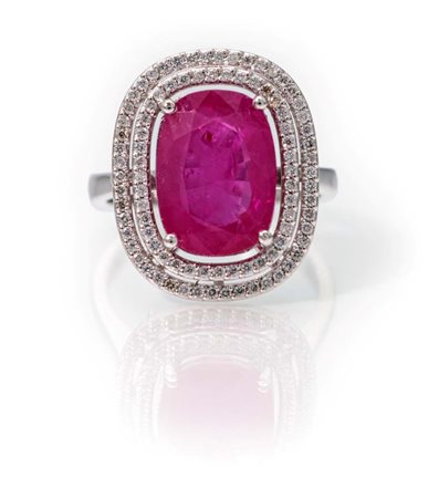 Anello in oro rubino Burma e brillanti Oro bianco 750/1000. Diamanti in...