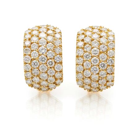 Coppia di orecchini a fascia in oro e brillanti Oro giallo 750/000. Diamanti...