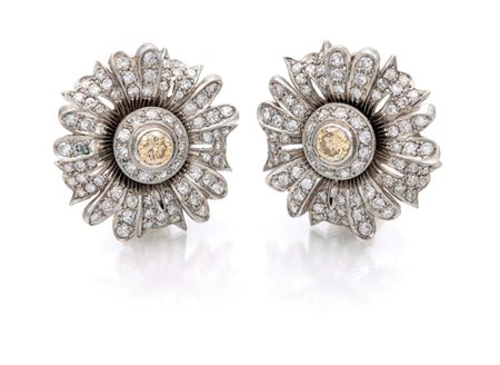 Coppia di orecchini in oro e brillanti Oro bianco 750/1000 diamanti in taglio...