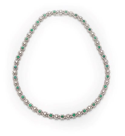 Girocollo in oro, brillanti e smeraldi Oro bianco 750/000. Diamanti in taglio...