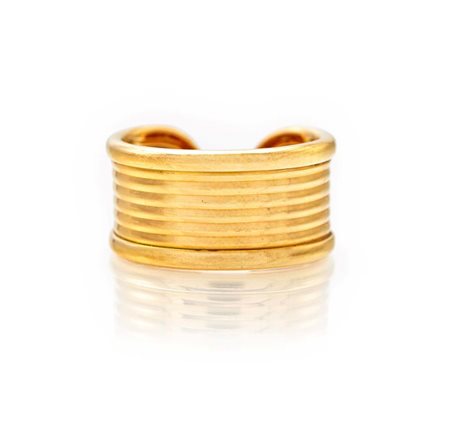 Anello in oro a fascia Oro giallo 750/000. Peso complessivo gr. 7,80 Misura 14