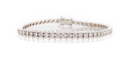 Bracciale tennis in oro e brillanti Oro bianco 750/000. Diamanti in taglio...