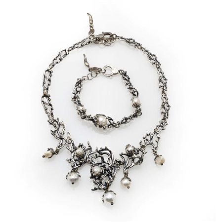 Raspini, parure girocollo e bracciale in argento e perle Argento 925/000....