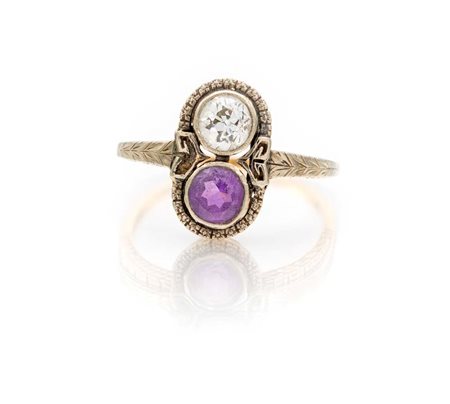 Anello antico in oro, diamante e ametista Oro giallo 750/000. Diamante...