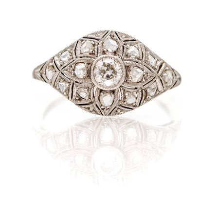 Anello deco' in oro e diamanti Oro bianco 750/000. Peso complessivo gr. 3,30...