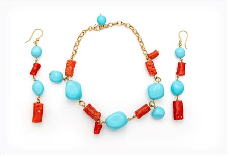 Parure orecchini e bracciale in oro, turchese e corallo rosso. Oro giallo...