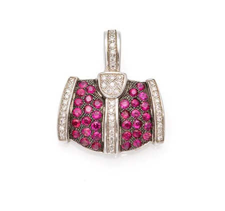Pendente in oro, brillanti e pietre rosse Oro bianco 750/000. Peso...