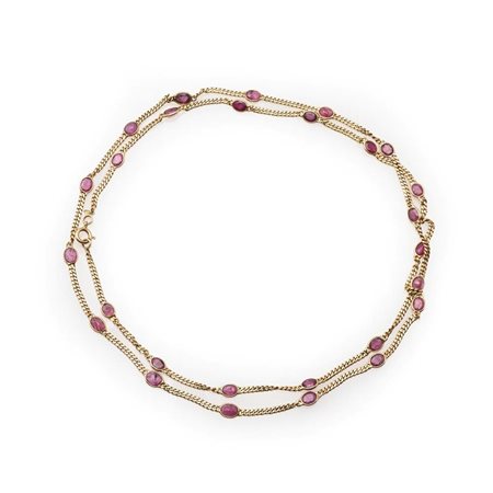 Catena in oro e rubini Oro giallo 750/000. Peso complessivo gr. 11,50 cm 58