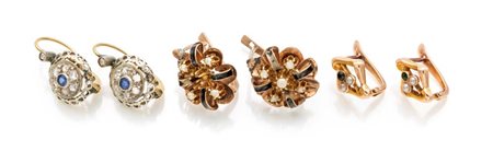 Gruppo di 3 coppie di orecchini in oro, diamanti e pietre Oro giallo 750/000...