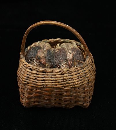 Cestino con due colombi