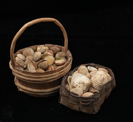 Coppia di cestini con taratufi