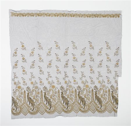 NAVONE - Stoffa per abito Navone con ricami.