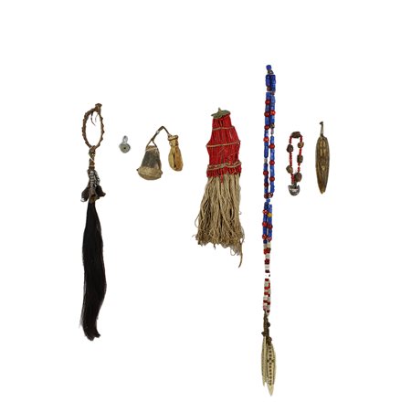 LOTTO DI 7 OGGETTI SCIAMANICI