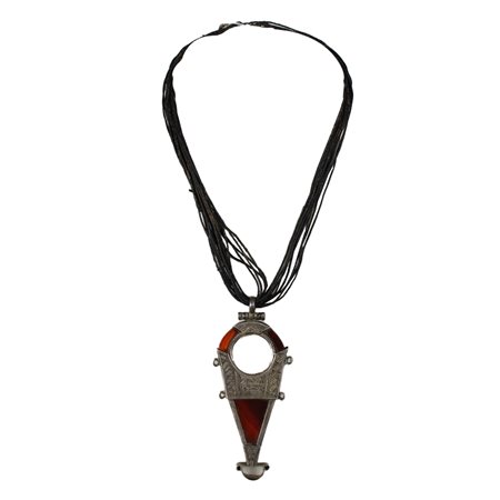 COLLANA CON PENDENTE TAUNFOUK DEI TUAREGH JULLEMIDEN