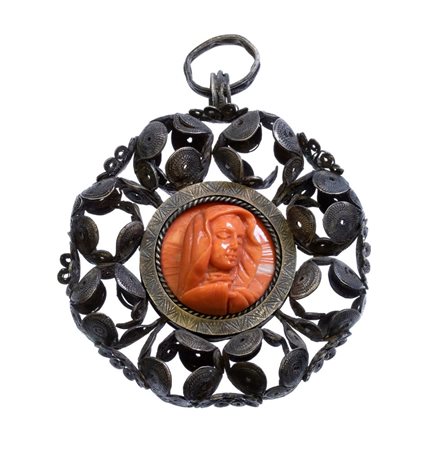  Patena Sarda in filigrana in argento 800 a croxu “nuxedda” con corallo scolpito