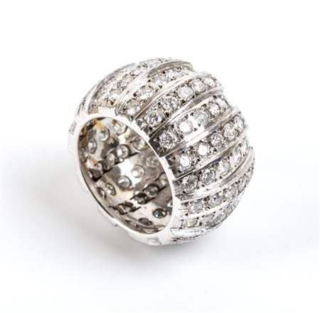 Anello in oro, platino e diamanti  