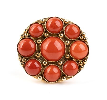  
Spilla in oro con corallo Mediterraneo       
 