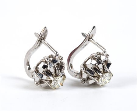  
Paio di orecchini in oro e diamanti 
 