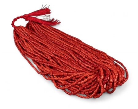  
Lotto di 37 fili di corallo 
 