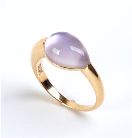  MATTIOLI, Anello in oro con calcedonio      