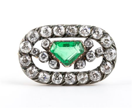  
Spilla in oro con diamanti e smeraldo fine XIX secolo
 