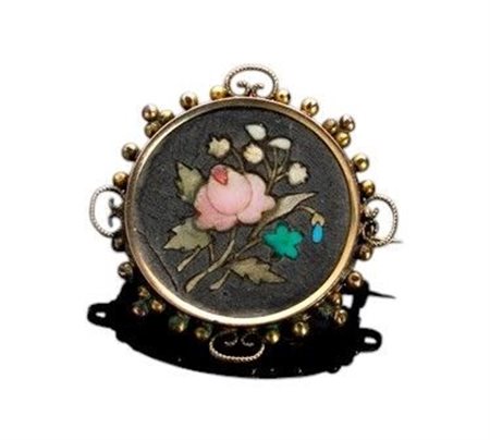  
Spilla Art Nouveau in metallo dorato con pietra dura Italia, inizio XX secolo
 