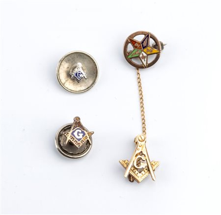  
Lotto di 3 piccole spille  
 